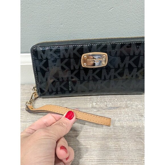 Michael Kors Wallet Classic Monogram Zip Around Black Patent Leather Wristlet - Picture 4 of 16